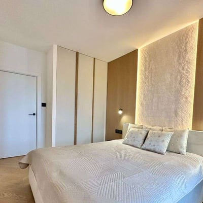 Alquiler de un elegante apartamento amueblado de 3 habitaciones, 60 m², Varsovia, Polonia